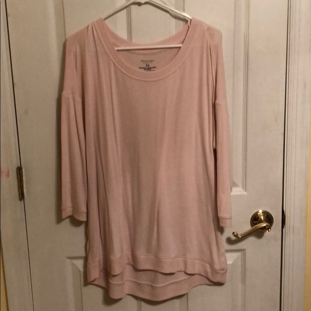 Light 3/4 sleeve sweater